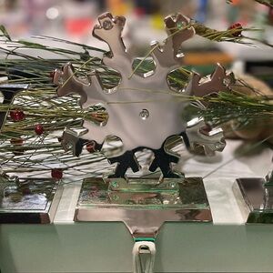 Stocking Holder Hanger 6 Point Snowflake Christmas Silver Tone 5 1/2 "h